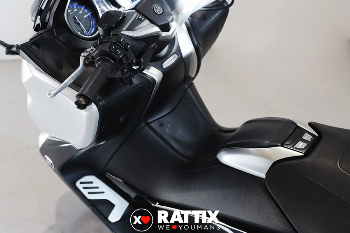 YAMAHA T-Max 530 DX Abs my17