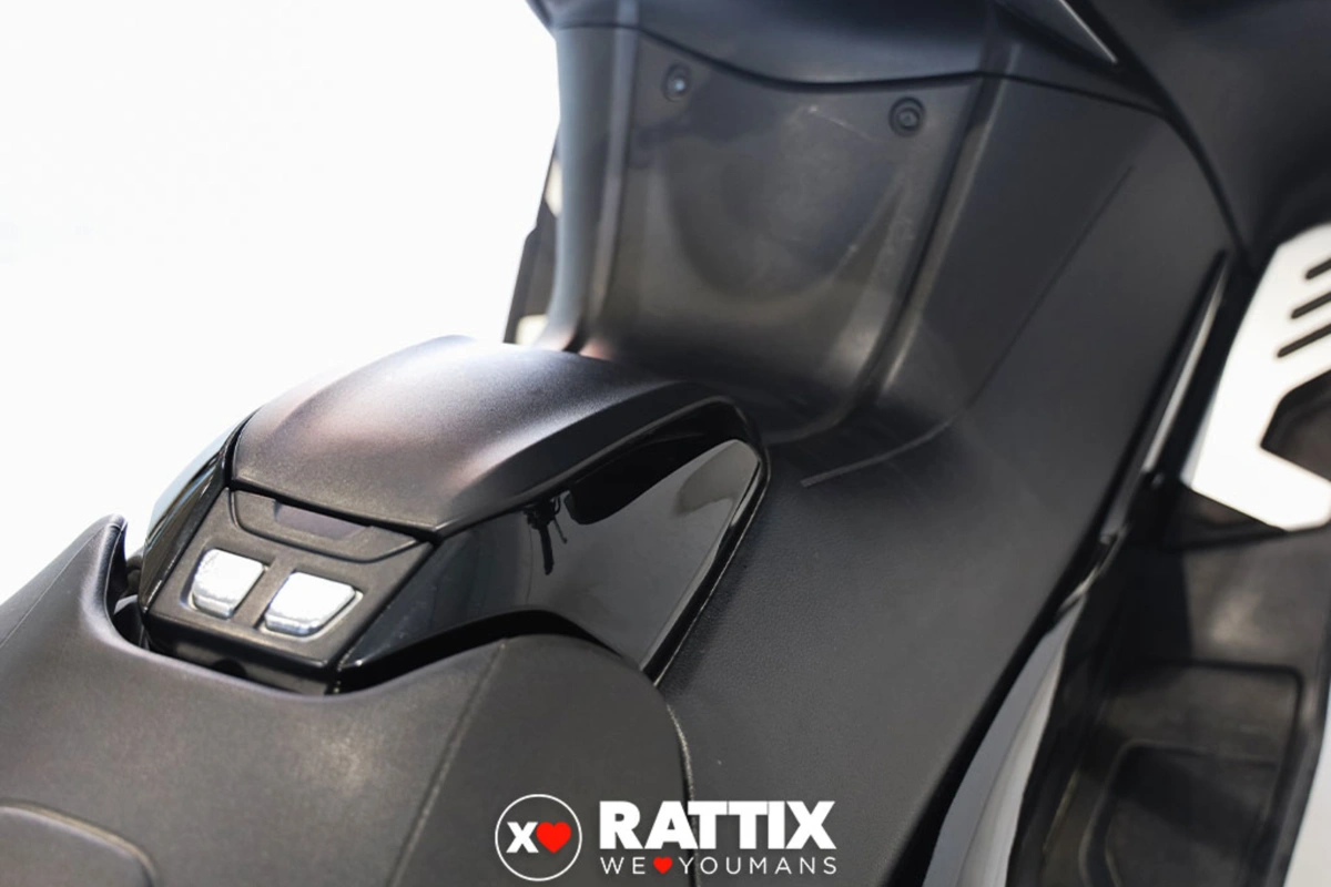 YAMAHA T-Max 530 SX Abs my19