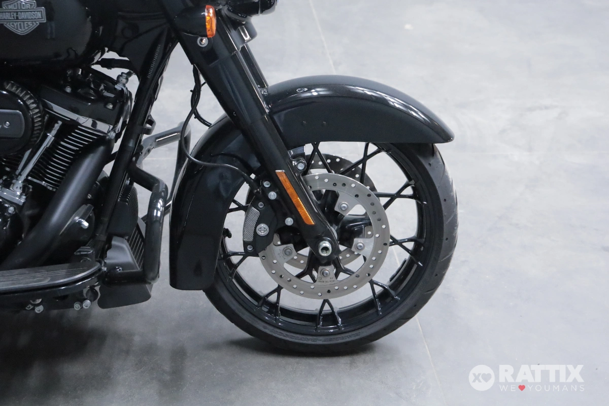 HARLEY DAVIDSON Street Glide 114 1868 Special black finish Pearl/Denim my21