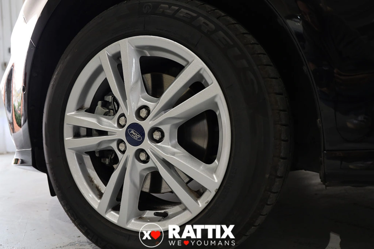 FORD S-Max 2.5 Duratec FHEV 190cv Titanium Aut. S-Max 2.5 Duratec FHEV 190cv Titanium Aut.