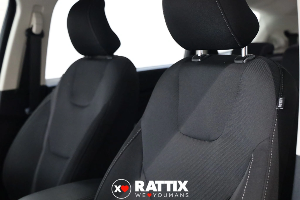 FORD S-Max 2.5 Duratec FHEV 190cv Titanium Aut. S-Max 2.5 Duratec FHEV 190cv Titanium Aut.