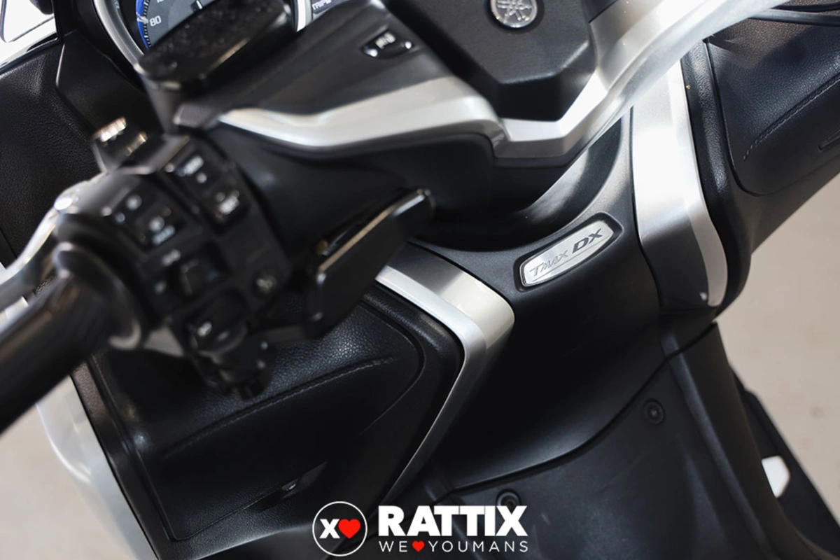 YAMAHA T-Max 530 DX Abs my17