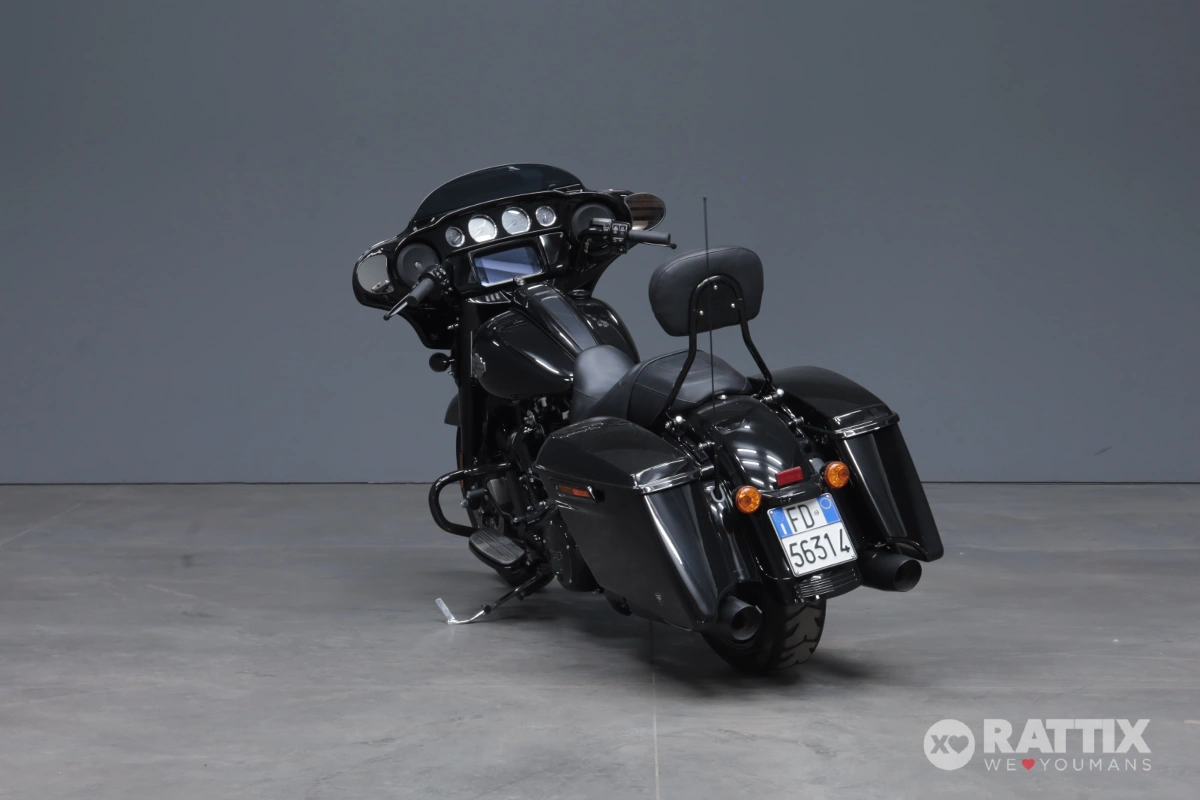HARLEY DAVIDSON Street Glide 114 1868 Special black finish Pearl/Denim my21