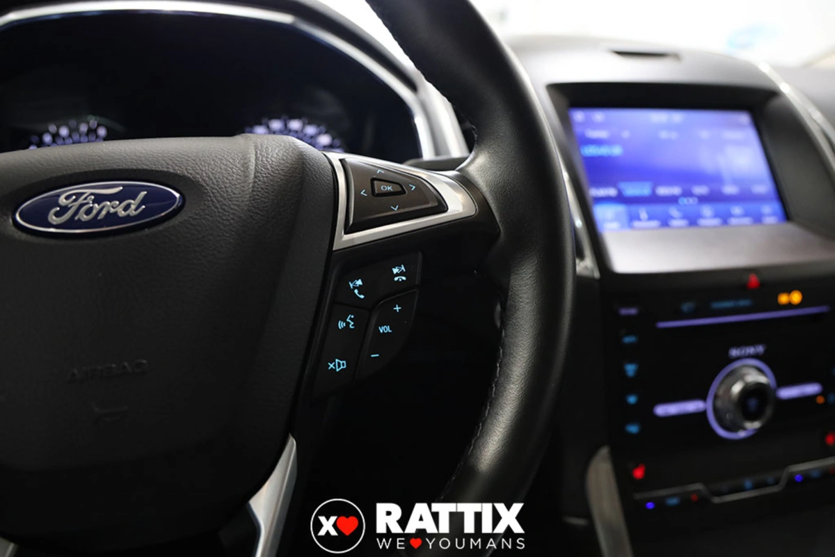 FORD S-Max 2.5 Duratec FHEV 190cv Titanium Aut. S-Max 2.5 Duratec FHEV 190cv Titanium Aut.