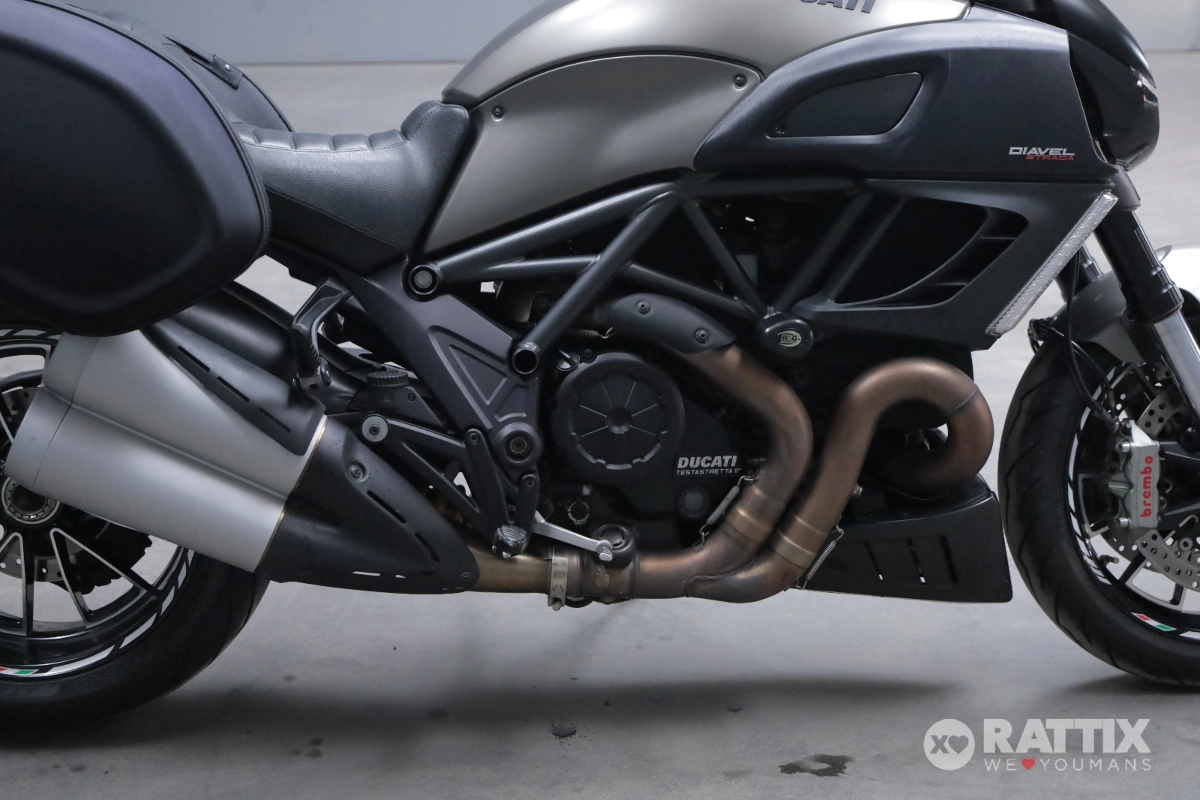 DUCATI Diavel 1199 Strada