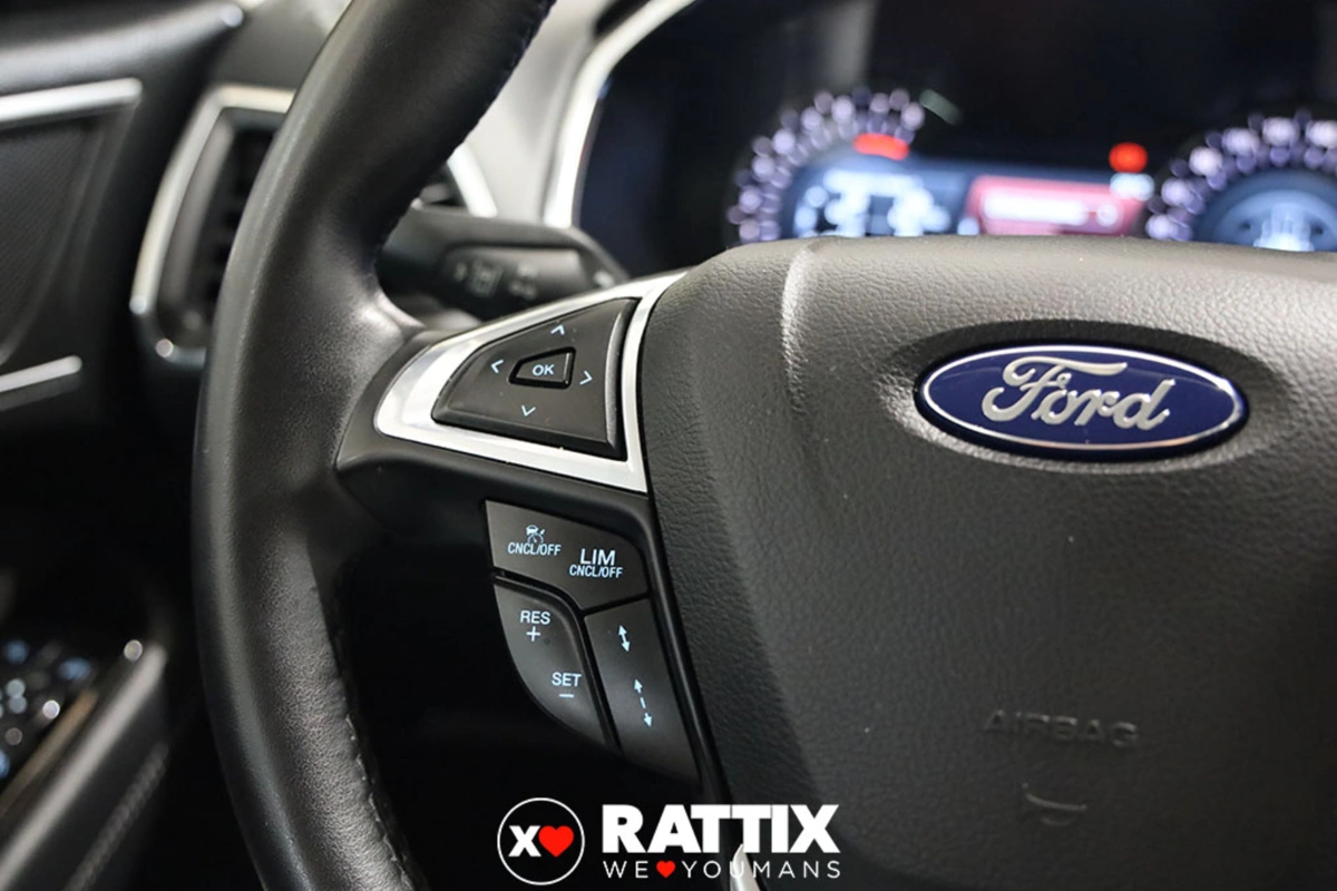 FORD S-Max 2.5 Duratec FHEV 190cv Titanium Aut. S-Max 2.5 Duratec FHEV 190cv Titanium Aut.