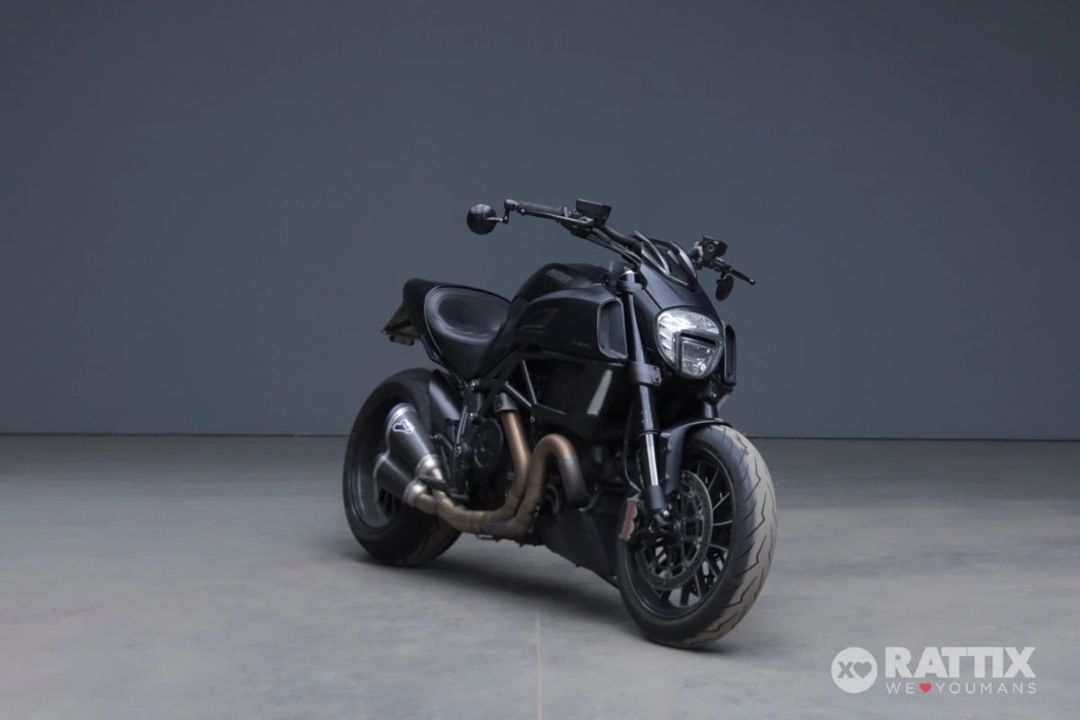 DUCATI Diavel 1199 Dark my15