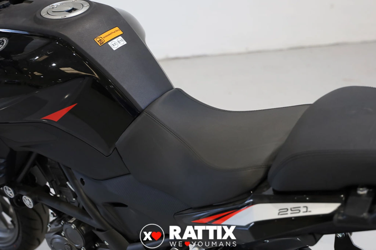 BENELLI TRK 251 TRK 251
