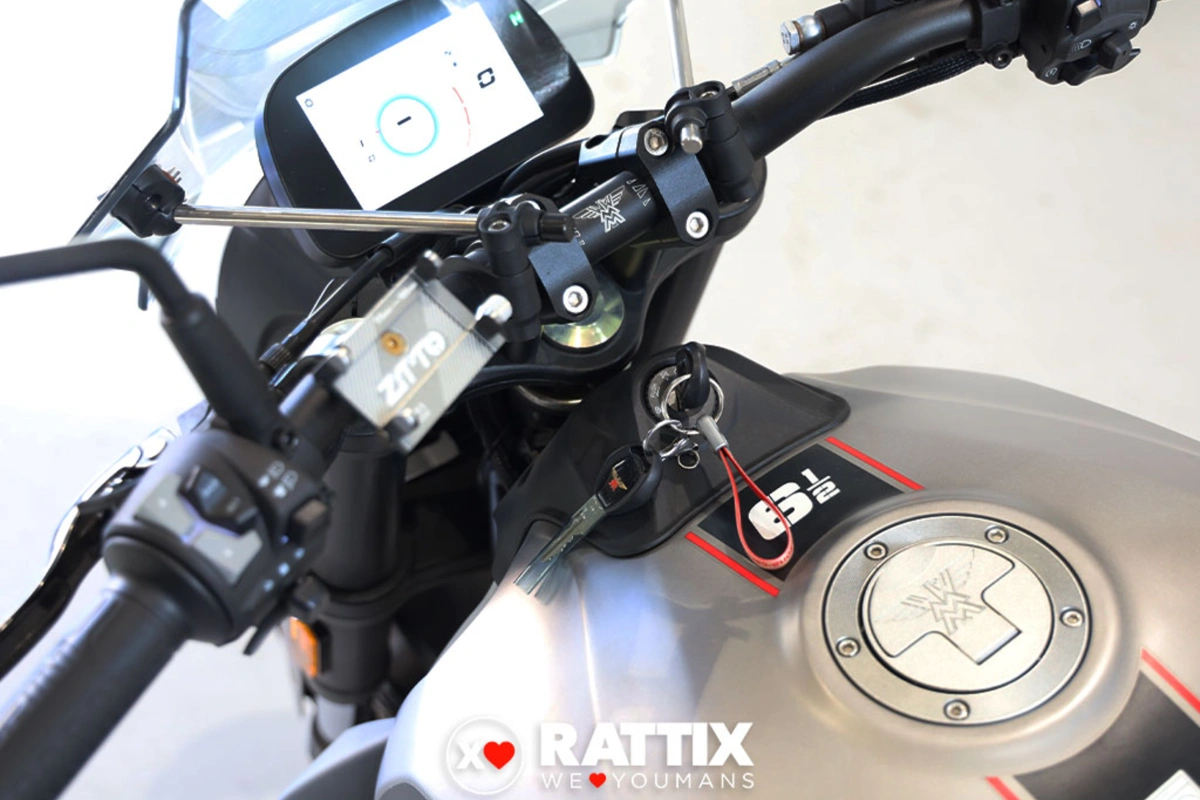 MOTO MORINI Seiemmezzo STR 650 Abs