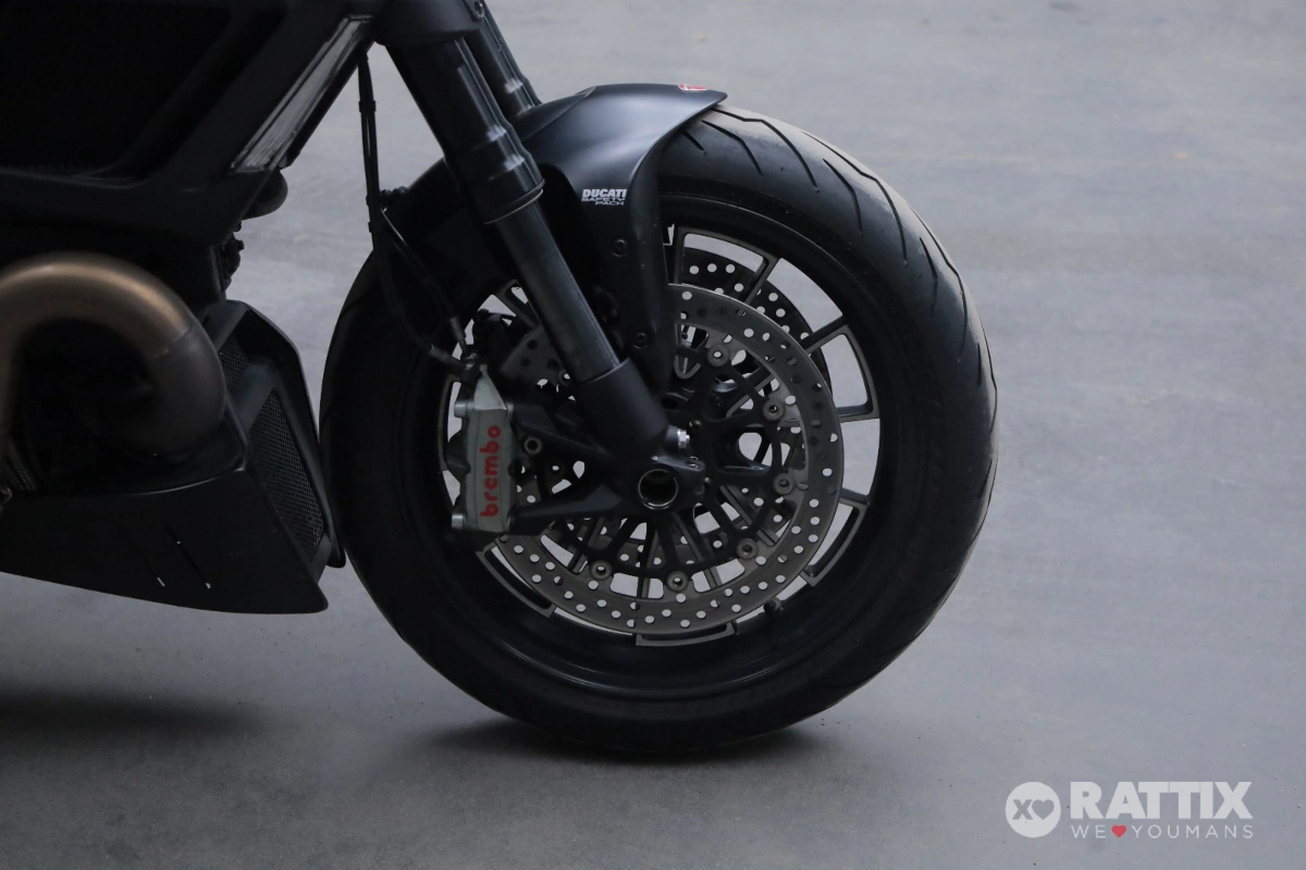 DUCATI Diavel 1199 Dark my15