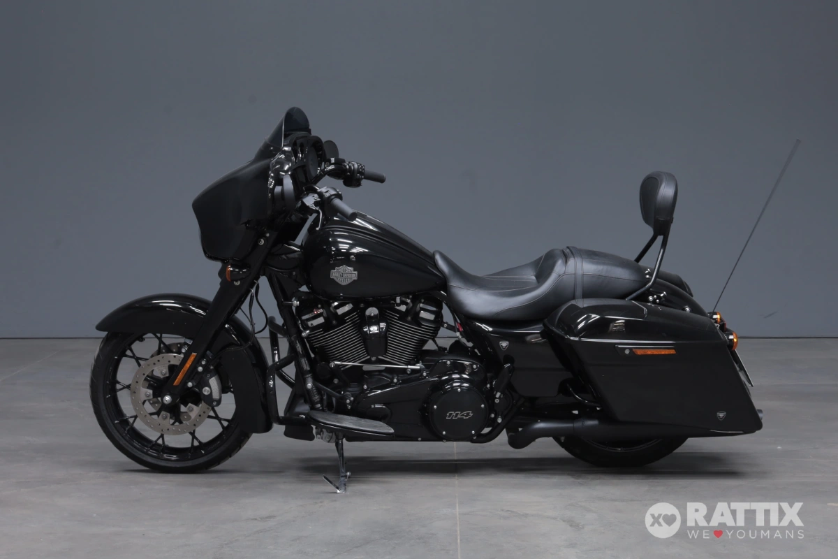 HARLEY DAVIDSON Street Glide 114 1868 Special black finish Pearl/Denim my21