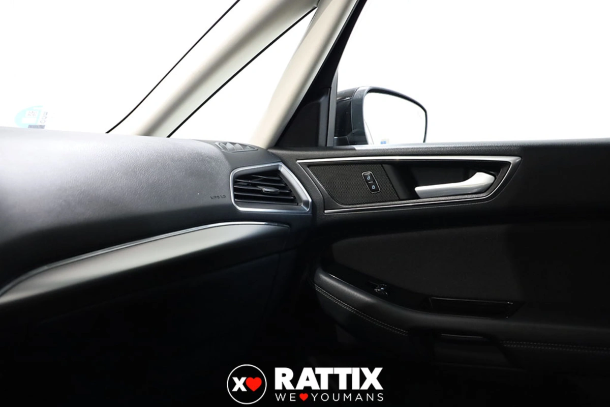FORD S-Max 2.5 Duratec FHEV 190cv Titanium Aut. S-Max 2.5 Duratec FHEV 190cv Titanium Aut.