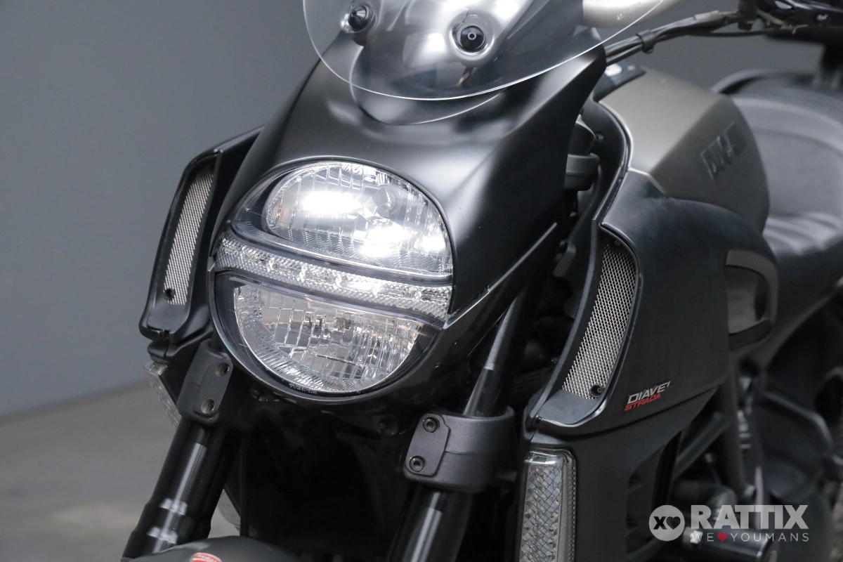 DUCATI Diavel 1199 Strada