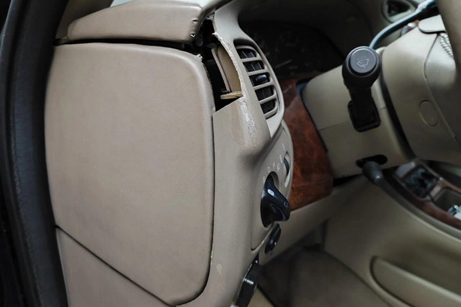 Lincoln Navigator 5.4 V8 GPL 300CV 4WD 7p.ti + barre portatutto Nero  Usato foto danni 50