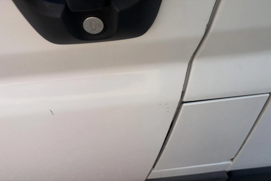 Peugeot Boxer 330 2.2 bluehdi 140CV L1H1 Premium (IVA ESCLUSA) Kaolin White  Aziendale foto danni 32