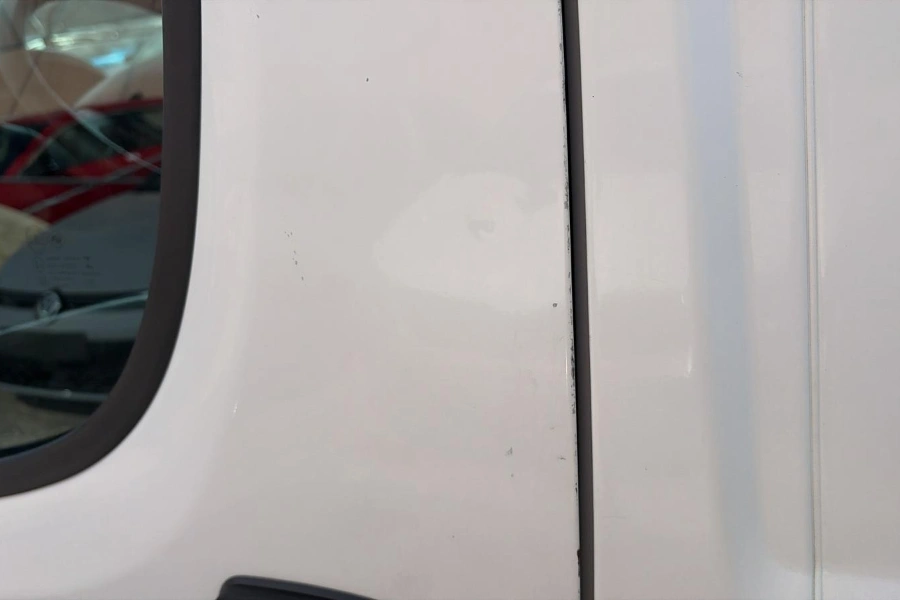 Peugeot Boxer 330 2.2 bluehdi 140CV L1H1 Premium (IVA ESCLUSA) Kaolin White  Aziendale foto danni 33