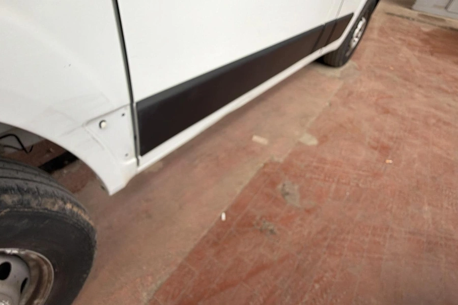 Peugeot Boxer 330 2.2 bluehdi 140CV L1H1 Premium (IVA ESCLUSA) Kaolin White  Aziendale foto danni 57