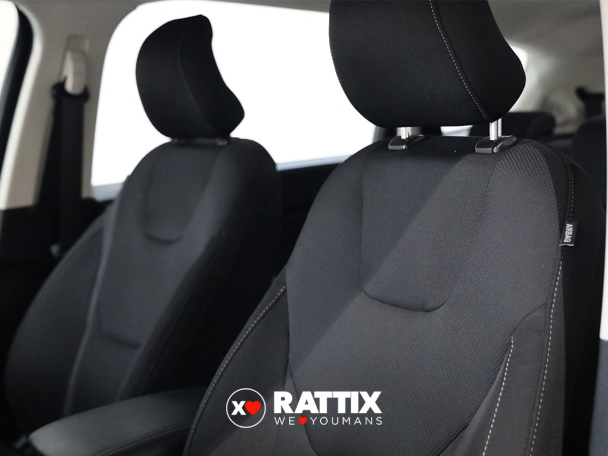 FORD S-Max 2.5 Duratec FHEV 190cv Titanium Aut. S-Max 2.5 Duratec FHEV 190cv Titanium Aut.