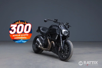 Foto DUCATI Diavel 1199 Carbon White my15