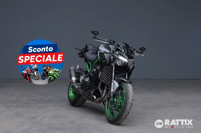Foto KAWASAKI Z 900 Performance Metallic Spark Black